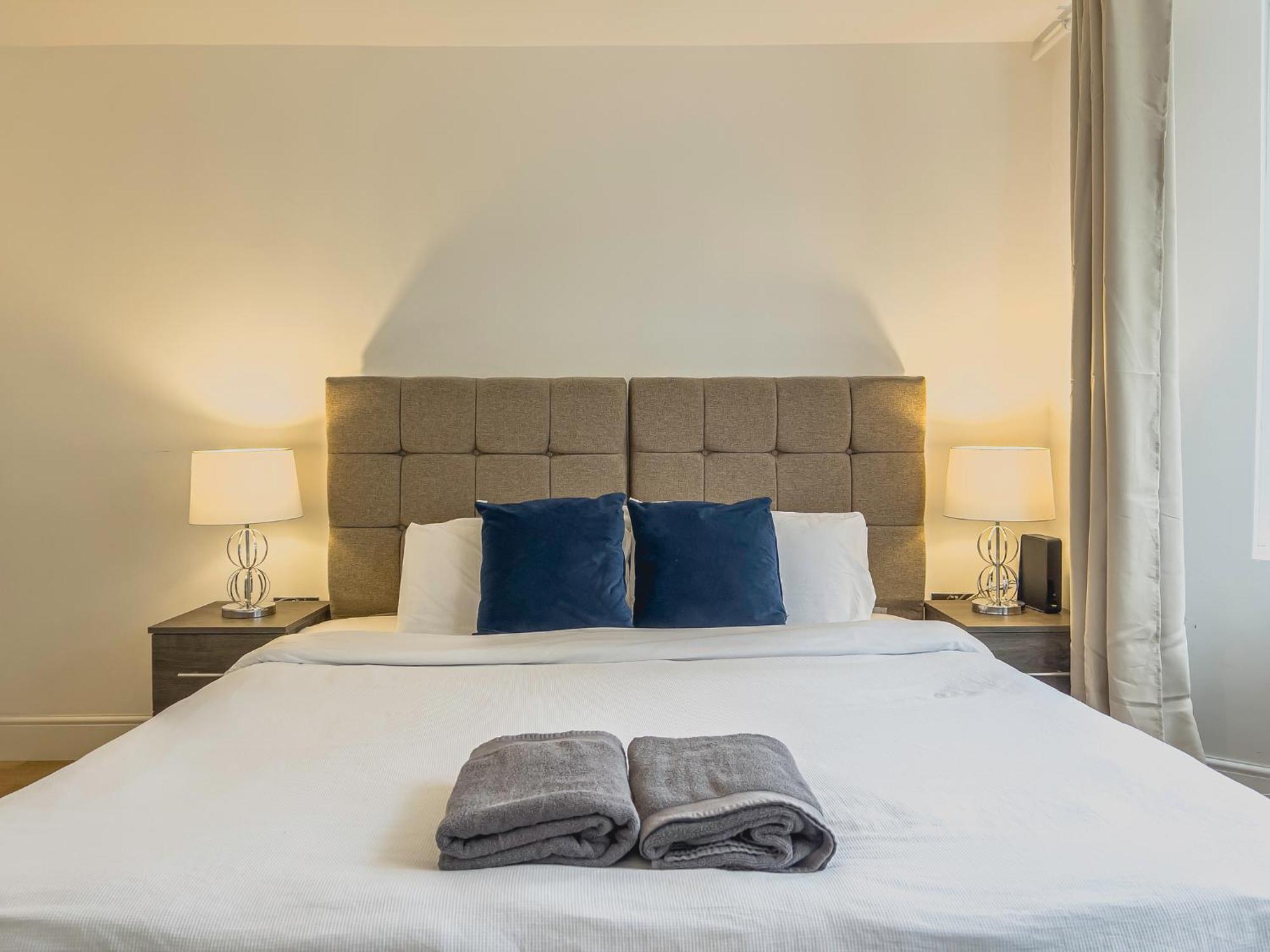フィンチリーDeluxe 3 Bed Flat With Gardenアパートメント エクステリア 写真