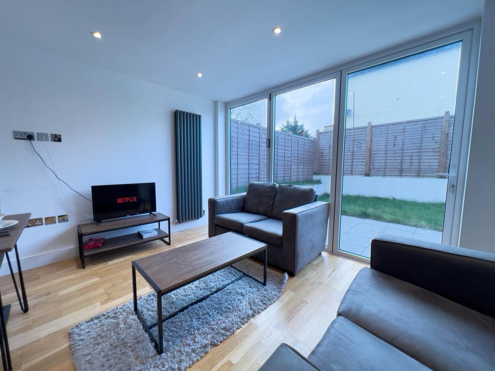 フィンチリーDeluxe 3 Bed Flat With Gardenアパートメント エクステリア 写真